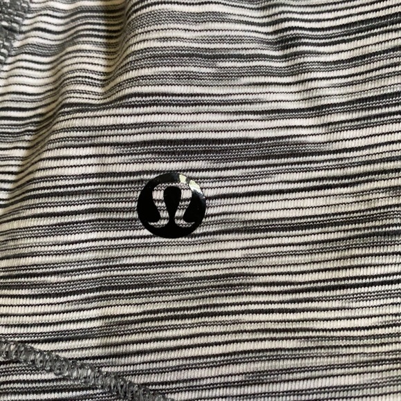 Lululemon tank - Picture 4 of 4